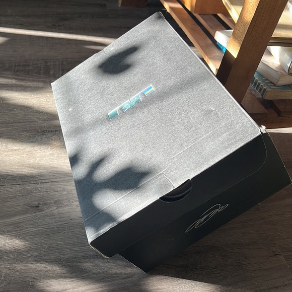 Lebron Witness 5’s - Picture 4 of 5